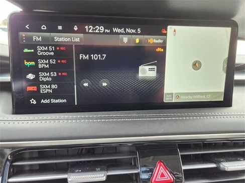 Used 2025 Genesis G70 2.5T image 11