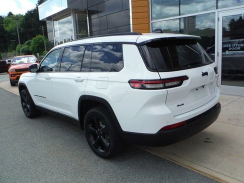 Certified 2023 Jeep Grand Cherokee L Laredo AWD/4WD image 12