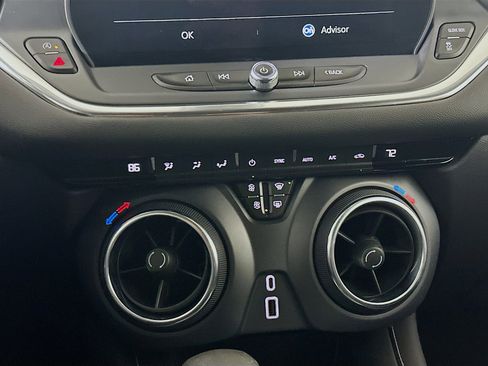 Used 2023 Chevrolet Blazer LT image 23