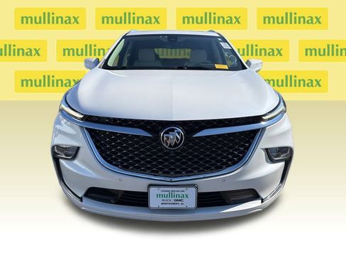 Used 2023 Buick Enclave Avenir w/ Avenir Technology Package image 2