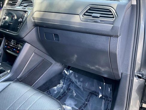 Used 2023 Volkswagen Tiguan SE FWD image 19
