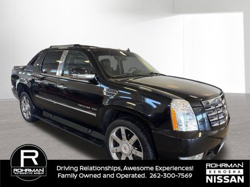 Used 2011 Cadillac Escalade EXT Premium AWD/4WD image 8