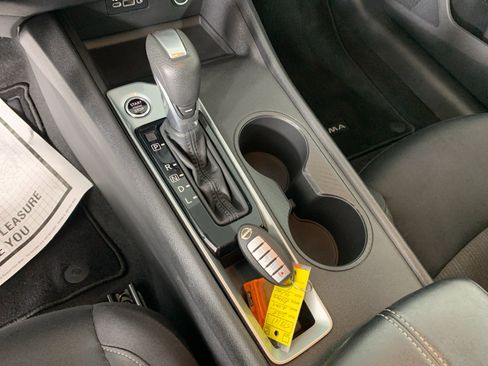 Used 2025 Nissan Altima 2.5 SV FWD image 24