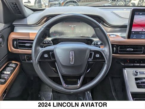 Certified 2024 Lincoln Aviator Reserve AWD/4WD image 11