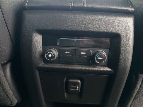 Certified 2023 Chevrolet Traverse LT image 35