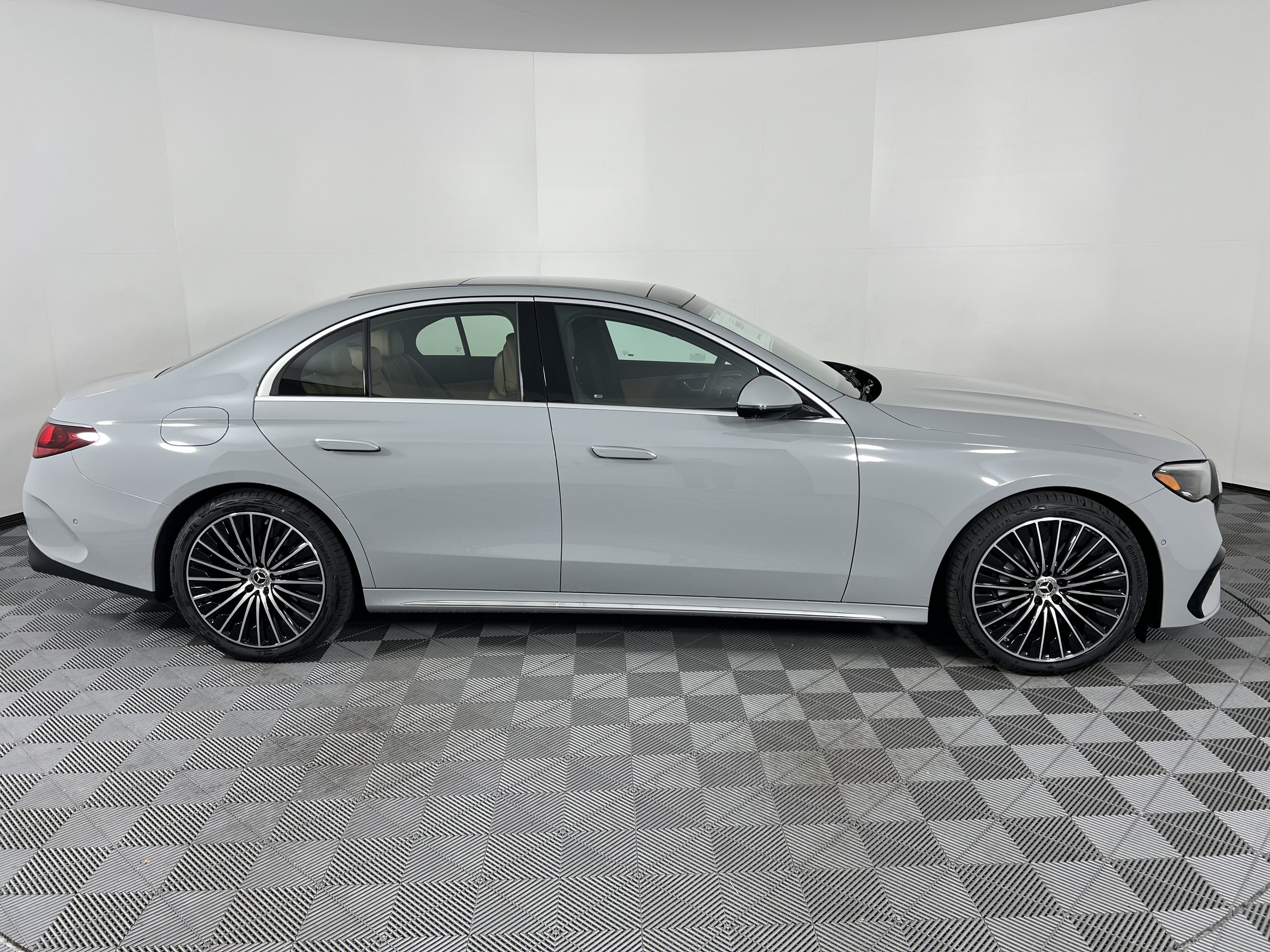 New 2026 Mercedes-Benz E 350 4MATIC Sedan image 14