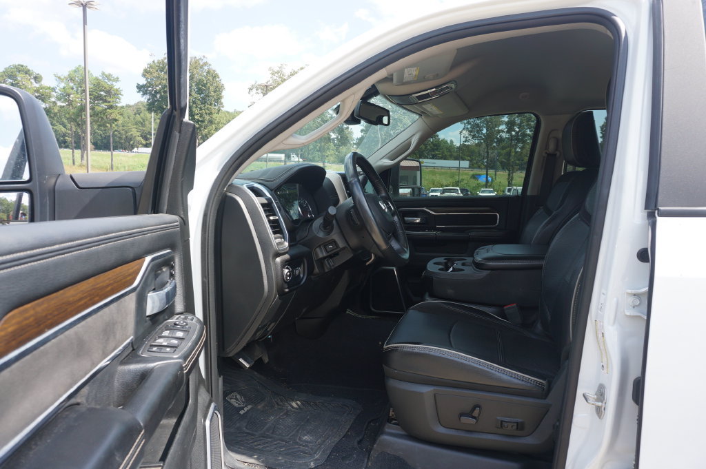 Used 2024 RAM 2500 Laramie AWD/4WD image 2