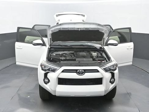 Used 2020 Toyota 4Runner SR5 Premium w/ Moonroof Package AWD/4WD image 36