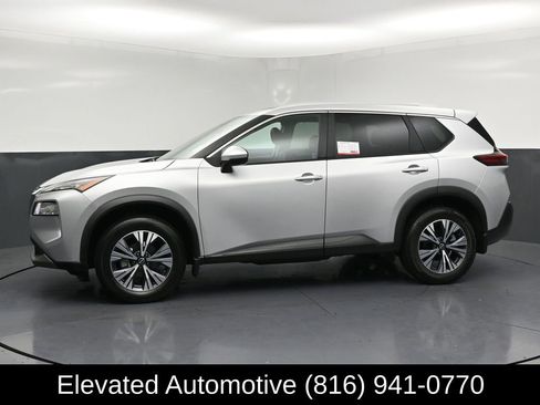 Used 2022 Nissan Rogue SV w/ SV Premium Package AWD/4WD image 2