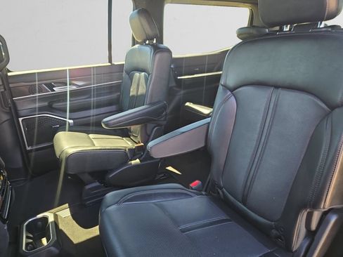 Used 2024 Jeep Wagoneer Series II AWD/4WD image 14