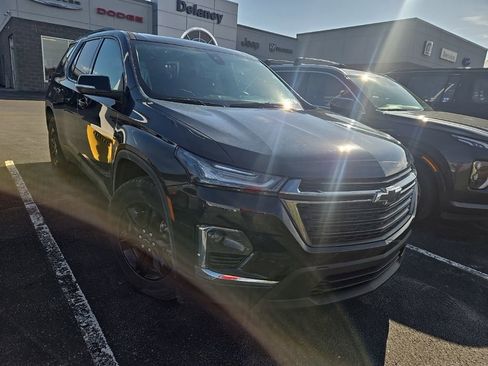 Used 2022 Chevrolet Traverse LT w/ Midnight/Sport Edition image 2