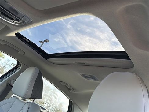 Certified 2023 Hyundai Elantra Limited image 32