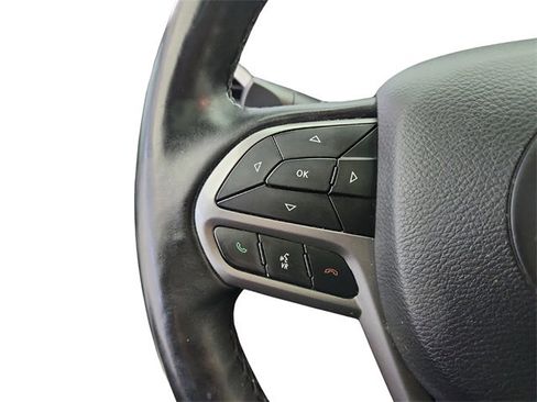 Used 2019 Jeep Cherokee Limited w/ Technology Group image 33