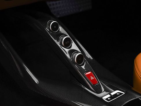 Used 2018 Ferrari 812 Superfast RWD image 23