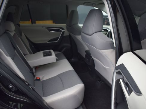 Used 2024 Toyota RAV4 XLE w/ Convenience Package AWD/4WD image 11