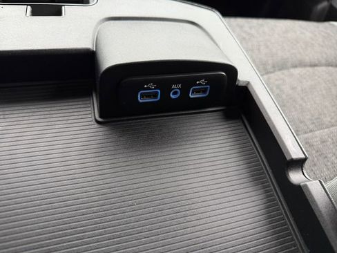 Used 2018 RAM 1500 Outdoorsman image 29