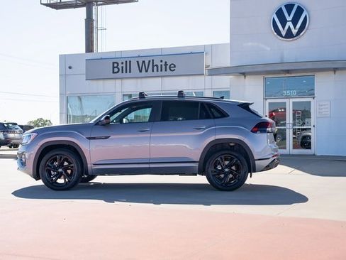 New 2026 Volkswagen Atlas Cross Sport SEL R-Line image 3
