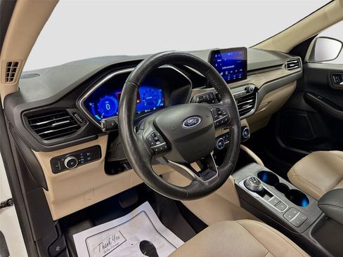 Used 2020 Ford Escape Titanium AWD/4WD image 9