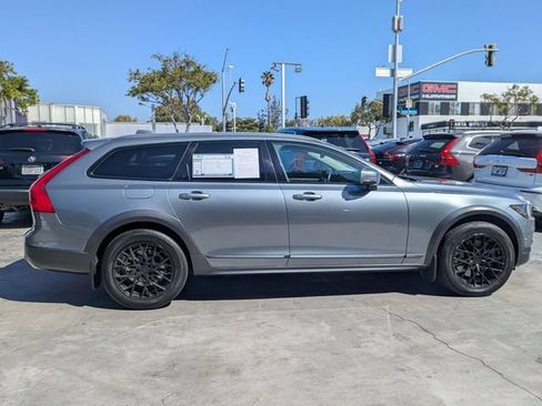 Used 2018 Volvo V90 T5 Cross Country w/ Convenience Package AWD/4WD image 2