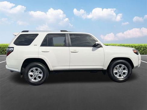Certified 2022 Toyota 4Runner SR5 image 3