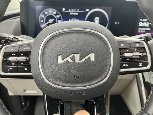 Used 2024 Kia Carnival SX Prestige FWD image 24