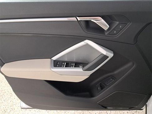 Used 2024 Audi Q3 2.0T Premium Plus image 21