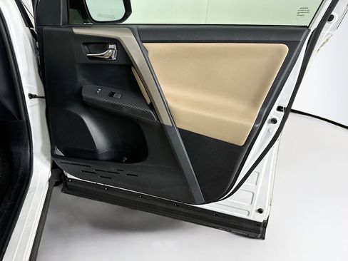 Used 2014 Toyota RAV4 Limited image 33