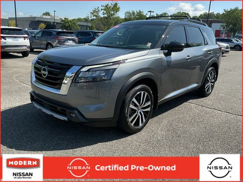 Certified 2025 Nissan Pathfinder Platinum w/ Cargo Package AWD/4WD image 1