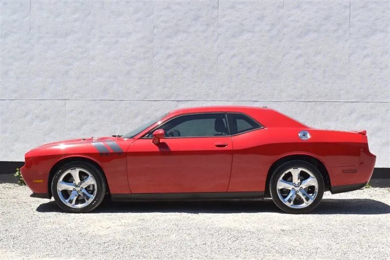 Used 2011 Dodge Challenger R/T RWD image 6