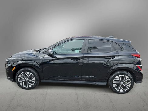 Used 2023 Hyundai Kona SE image 6