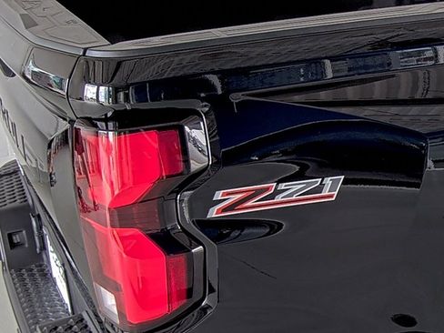 Used 2023 Chevrolet Colorado Z71 w/ Z71 Convenience Package 2 image 15