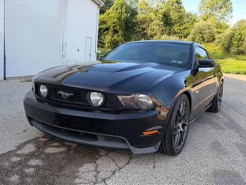 Used 2011 Ford Mustang GT RWD image 2