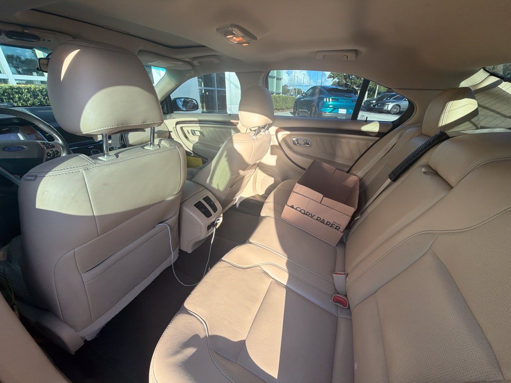 Used 2017 Ford Taurus Limited FWD image 13