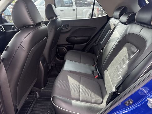 Used 2022 Hyundai Venue Limited w/ Cargo Package FWD image 27