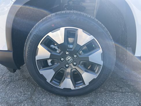 New 2026 Honda Pilot Touring image 14