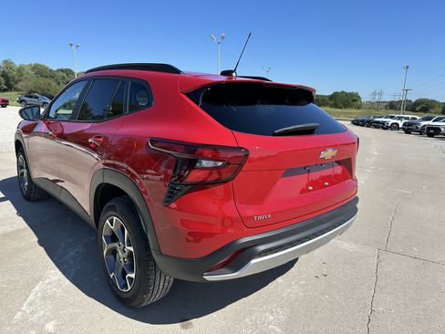 New 2026 Chevrolet Trax LT w/ Driver Confidence Package image 7