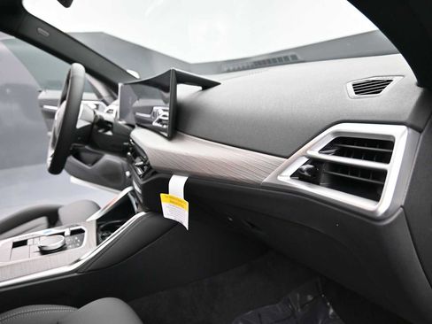 New 2026 BMW i4 eDrive40 w/ M Sport Package RWD image 16