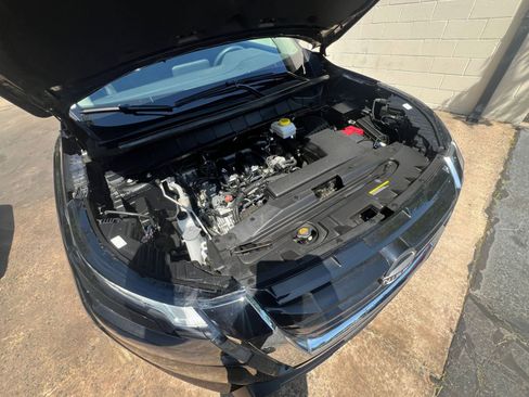 Used 2025 Nissan Pathfinder SV image 31