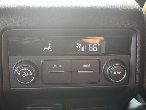 Used 2020 GMC Acadia SLE w/ Driver Convenience Package image 13