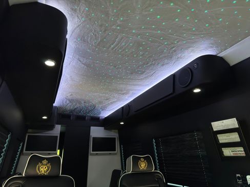 Used 2023 Mercedes-Benz Sprinter 3500 image 87