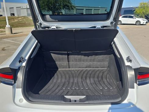 Used 2025 Toyota Prius Limited image 12