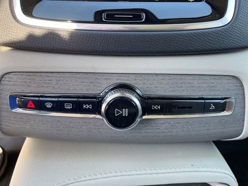 New 2025 Volvo XC90 T8 Plus w/ Protection Package Premier image 18