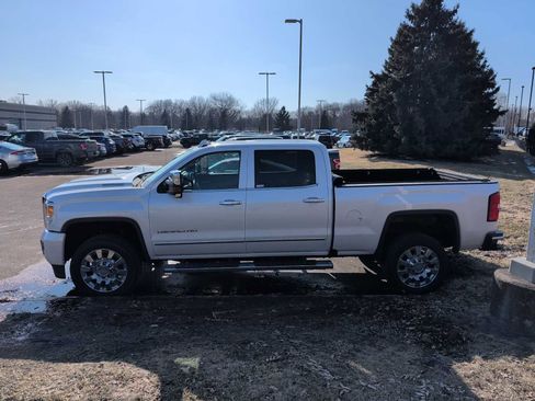 Used 2019 GMC Sierra 2500 Denali w/ Duramax Plus Package image 10