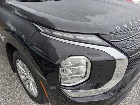 Used 2023 Mitsubishi Outlander ES image 6