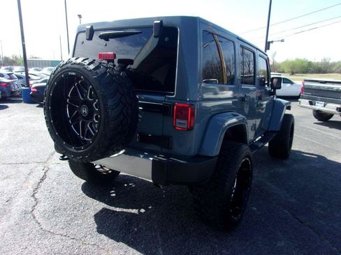 Used 2015 Jeep Wrangler Unlimited Sahara AWD/4WD image 7