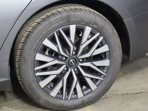 Used 2023 Nissan Altima 2.5 SV FWD image 36