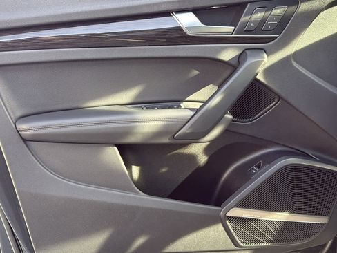 Used 2019 Audi Q5 Prestige w/ Prestige Package image 14