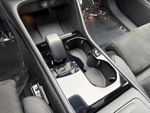 Used 2023 Volvo C40 P8 Recharge Ultimate image 27