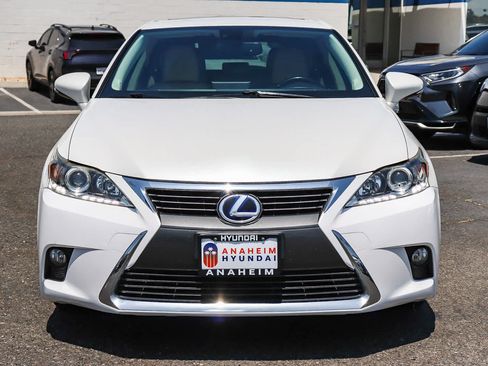 Used 2017 Lexus CT 200h FWD image 2