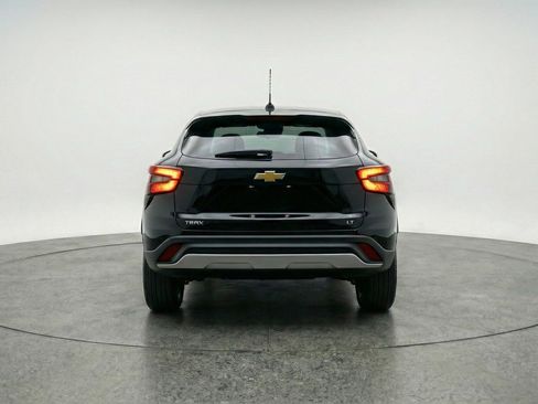Used 2025 Chevrolet Trax LT image 7